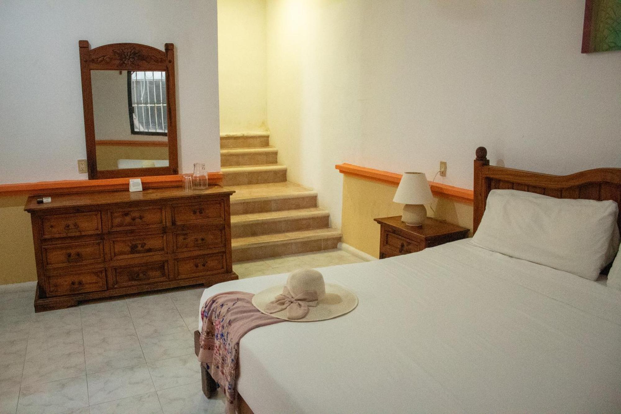 Hotel Vista Caribe 5Ta Av A 5 Pasos De La Playa Playa del Carmen Luaran gambar