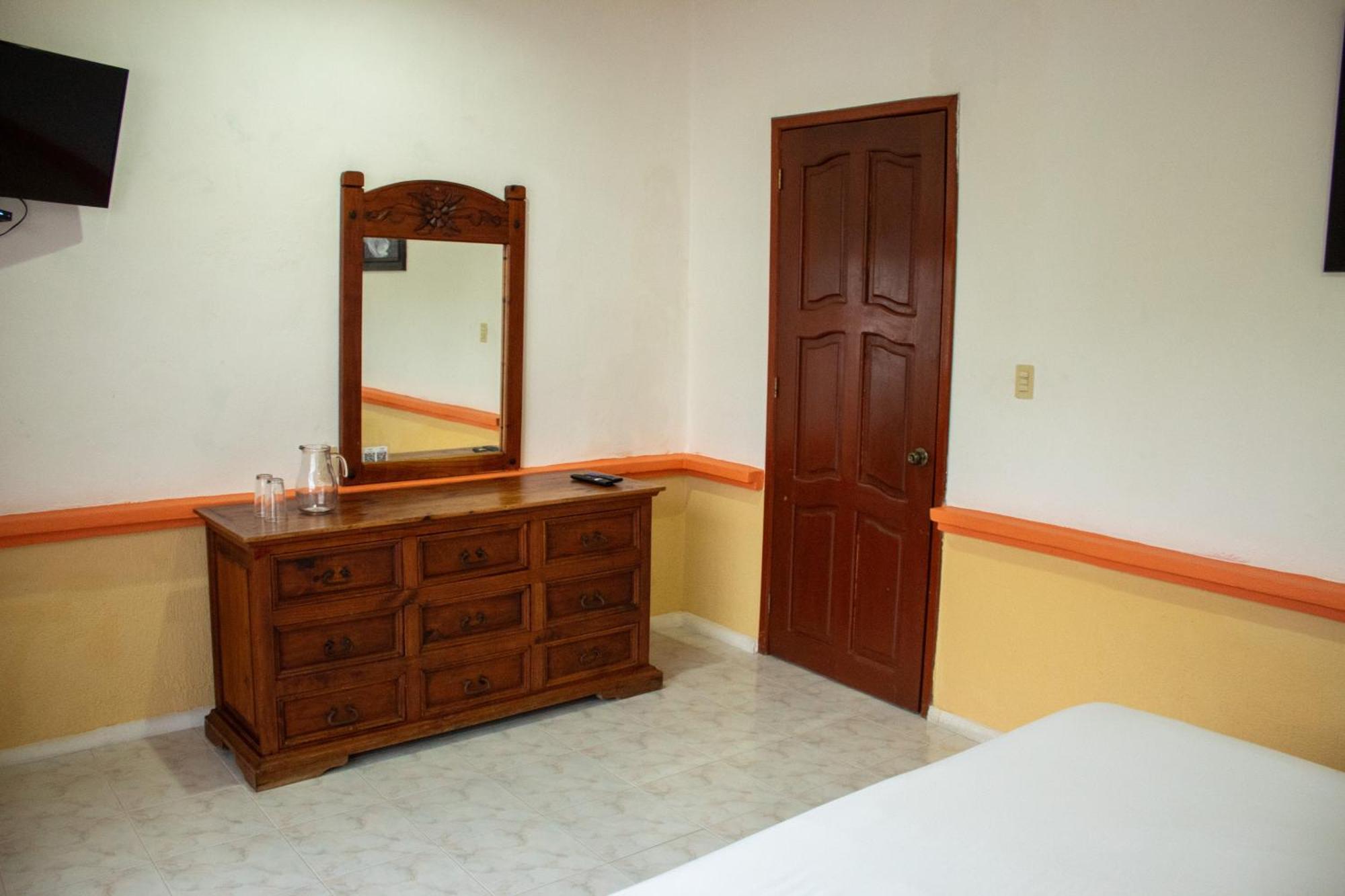 Hotel Vista Caribe 5Ta Av A 5 Pasos De La Playa Playa del Carmen Luaran gambar